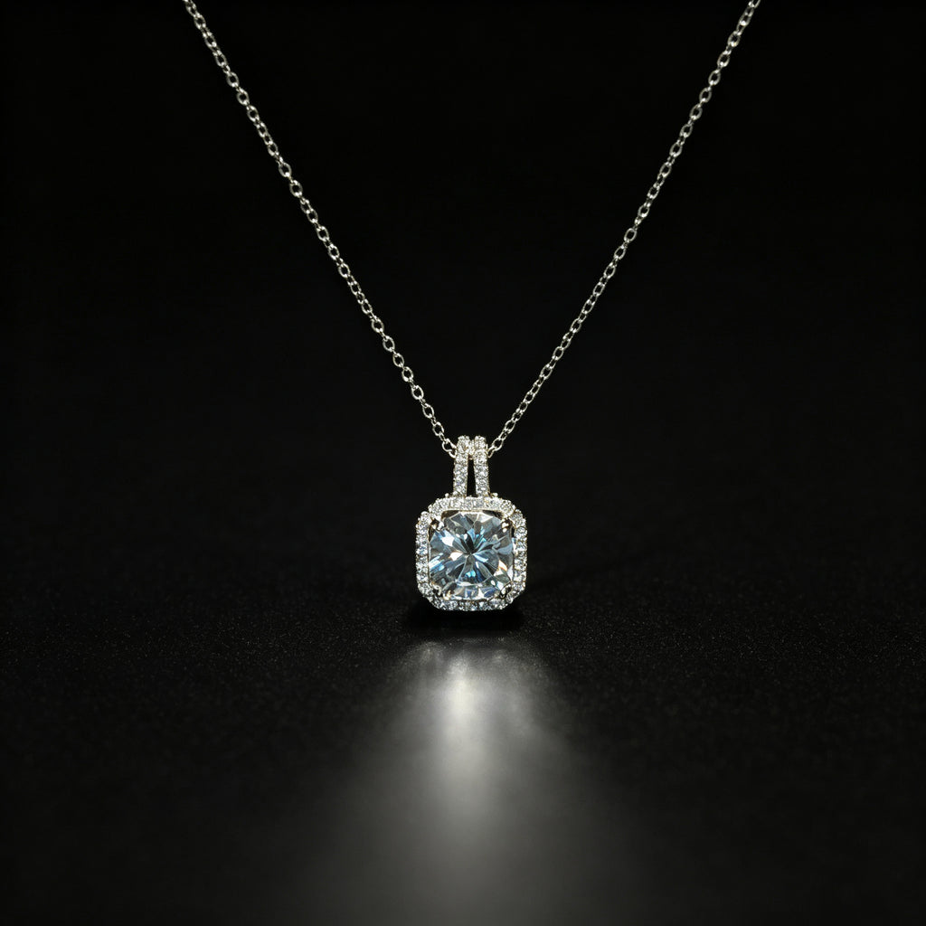 Kalung Liontin Zirkonia Potongan Persegi