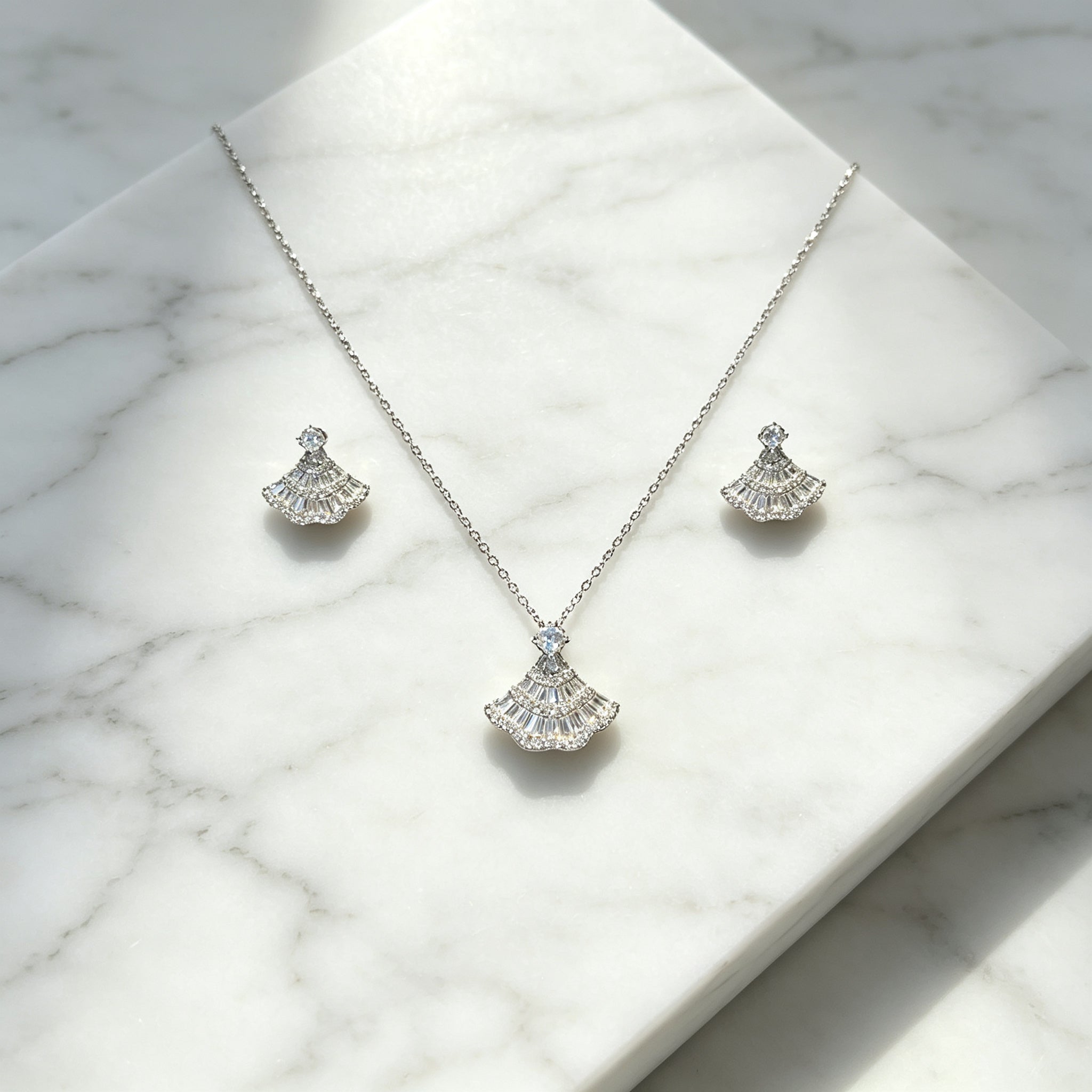 Set Kalung & Anting Fan Zirkon – Galaksi Jewelry