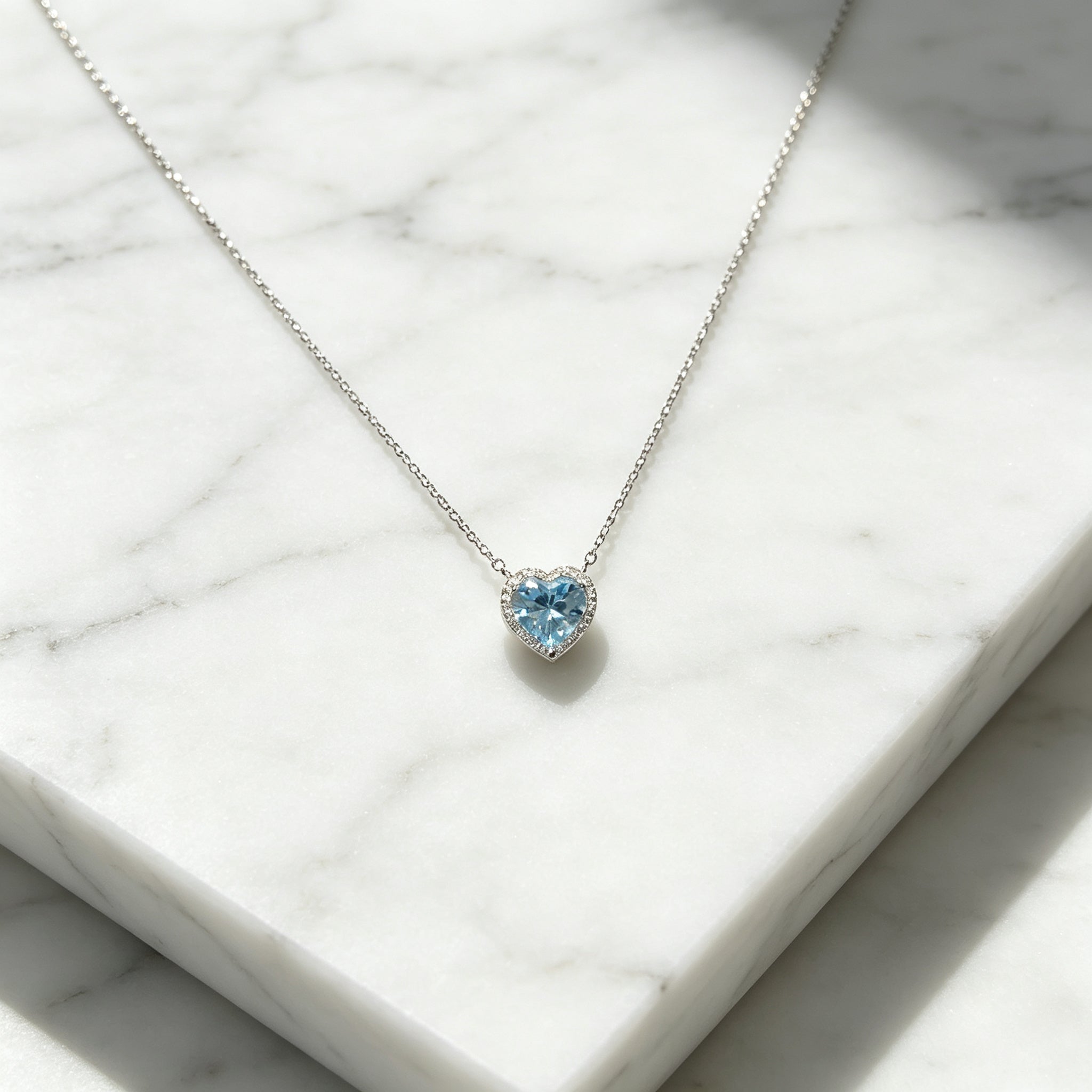 Kalung Liontin Zirkonia Hati Biru