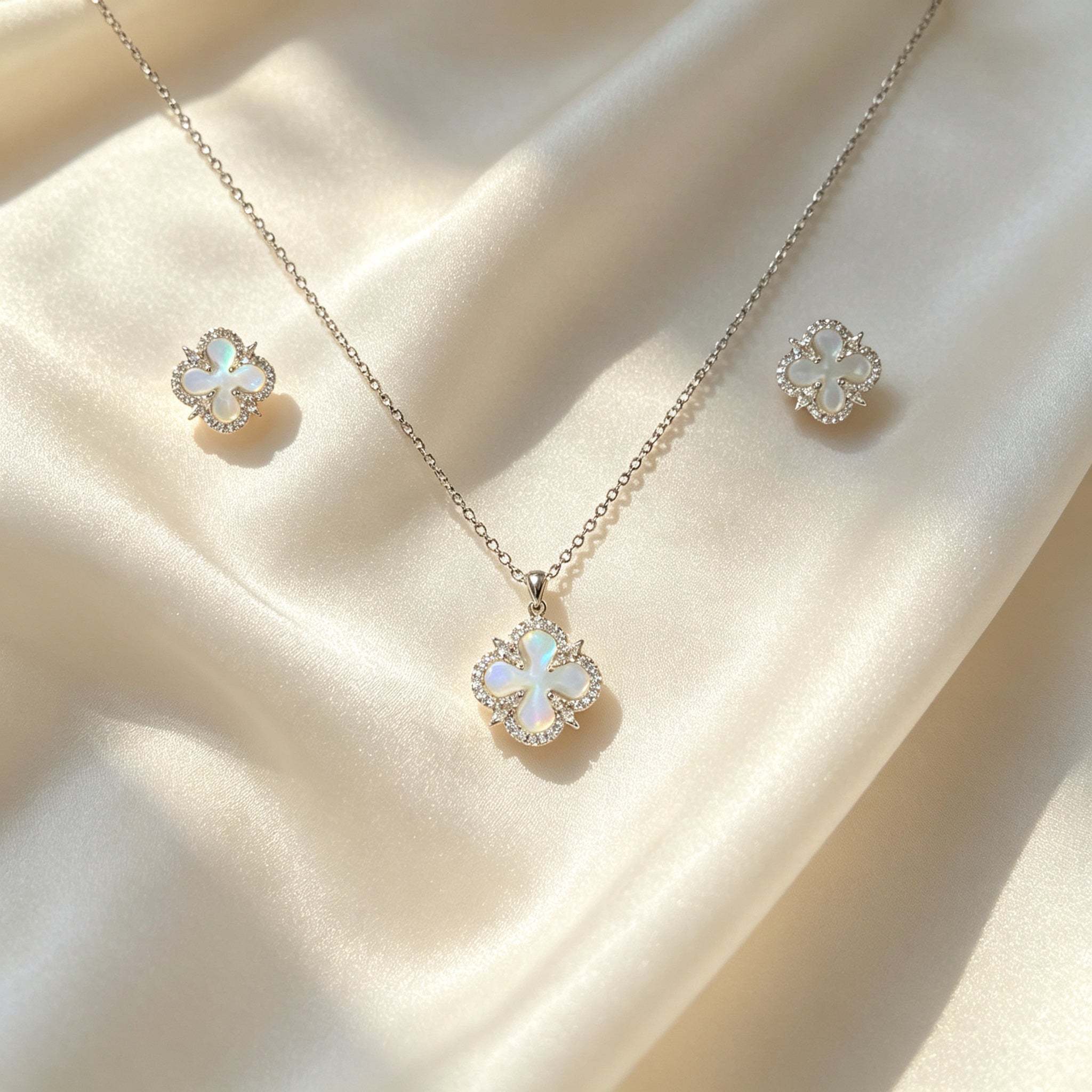 Set Kalung & Anting Four Leaf Clover Putih – Galaksi Jewelry