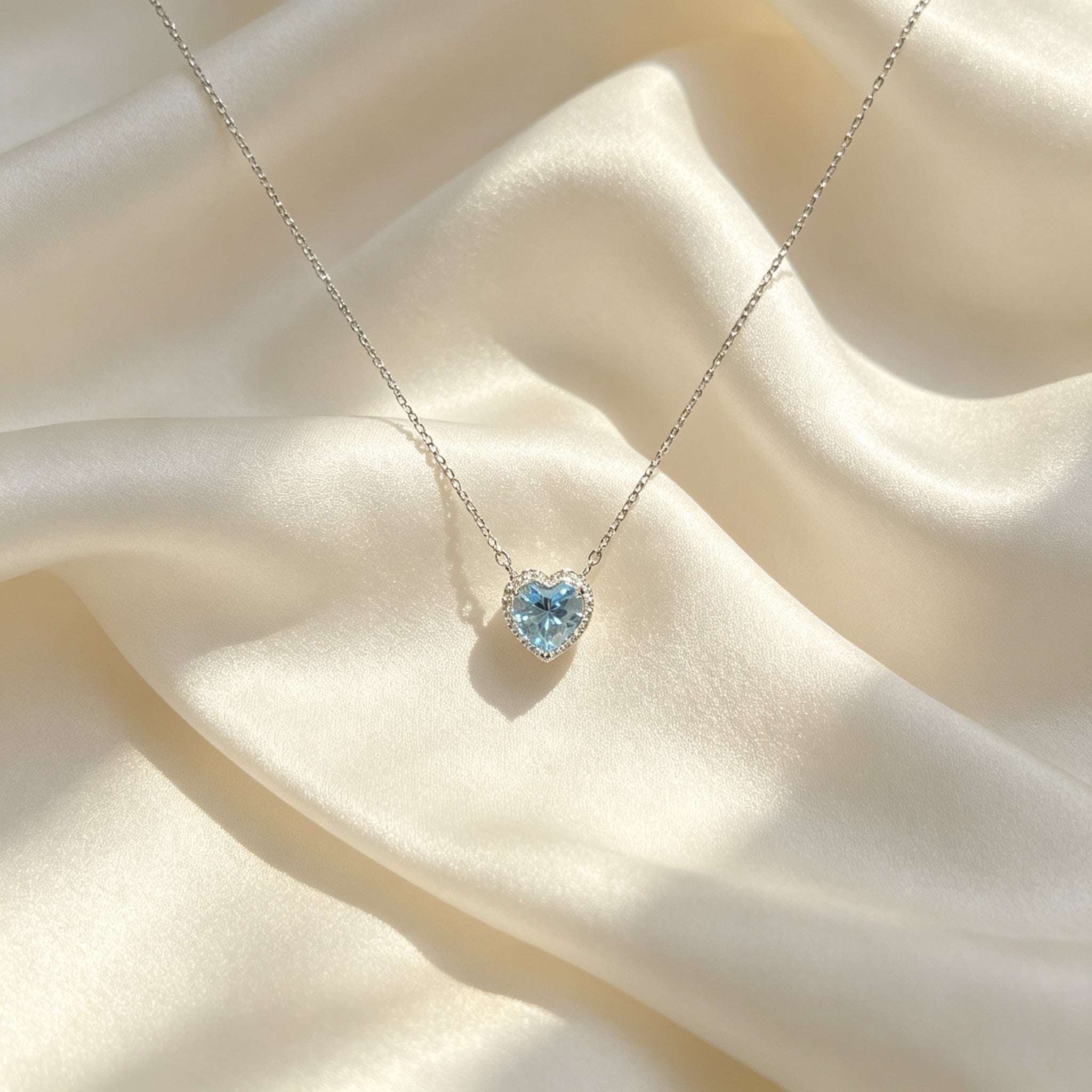 Kalung Liontin Zirkonia Hati Biru