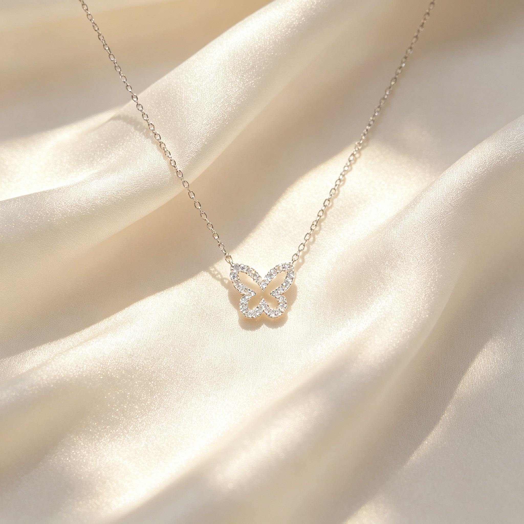 Kalung Liontin Kupu-Kupu Zirkon